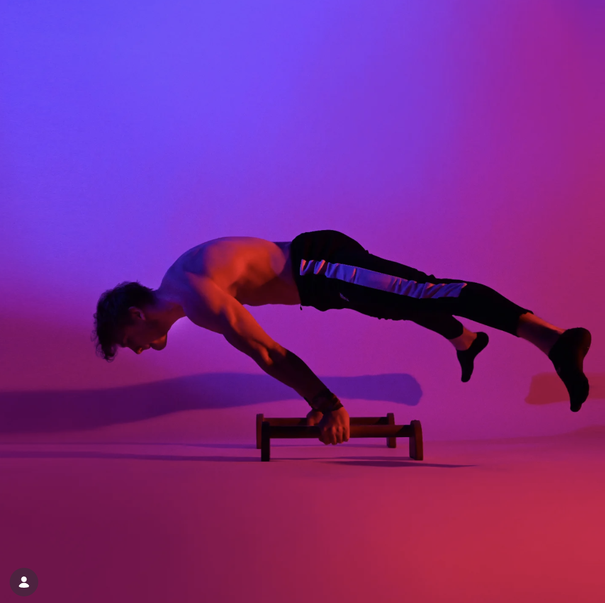 Planche na parallettes